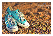 Blue_Converse_by_WhteUmbrella.jpg