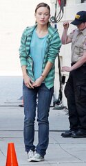 olivia-wilde-chris-pine-welcome-people-filming-02.jpg