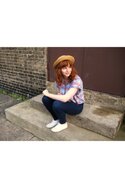 brown-hat-blue-shirt-blue-bdg-jeans-white-keds-shoes_400.jpg