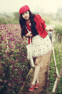 ivory-floral-dress-dress-red-beret-hat-red-blazer-red-sneakers_4001.jpg