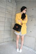 white-keds-shoes-mustard-4chi-blazer-black-modcloth-purse_400.jpg