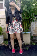 black-jacket-beige-dress-black-necklace-red-shoes_400.jpg