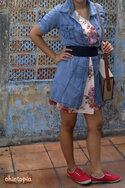 blue-jeans-beige-dress-red-shoes-beige-bag-black-belt_400.jpg