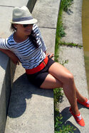 red-h-m-shoes-black-h-m-shorts-red-h-m-belt-white-h-m-shirt-beige-h-m-ha_400.jpg