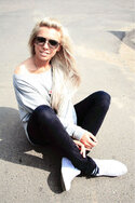 white-topshop-shoes-black-levis-jeans-aquamarine-necklace-silver-only-jum_4002.jpg