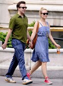 olivia-wilde-leggy-in-short-dress-in-new-york-05.jpg