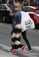 Olivia-Wilde-out-and-about-in-the-West-Village002.jpg