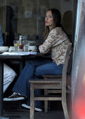 minka-kelly-and-converse-chuck-taylor-all-star-lo-top-sneakers-gallery.jpg