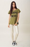 green_top_pattern_gold_pant_front_a.jpg