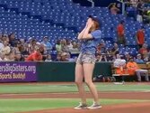 carly-rae-jepsen-threw-out-a-ceremonial-first-pitch-and-it-was-awful.jpg