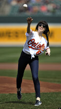 o-CARLY-RAE-BASEBALL-570.jpg