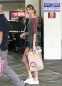 Taylor+Swift+Taylor+Swift+Shops+Whole+Foods+RZl1O69I5sdl.jpg