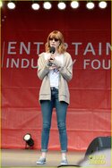 emma-stone-revlon-run-walk-for-women-05.jpg