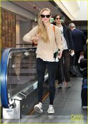 amanda-seyfried-touches-down-in-tokyo-for-shiseido-cle-de-peau-beaute-press-conference-02.jpg