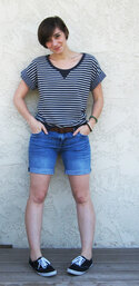 ootd-stripe-sweatshirt-shorts-belt-tennies.jpg