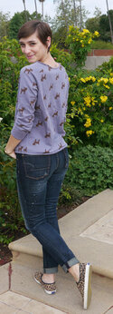 thrift-style-thursday-deer-sweater-distressed-jeans-leopard_03.jpg