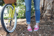 thrift_style_thursday_polka_dot_jeans_coral_eyelet_tennis_shoes.jpg