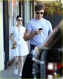 dita-von-teese-knows-how-to-wear-summer-white-for-lunch-09.jpg