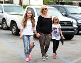 Jennie+Garth+Jennie+Garth+Out+Daughters+-KfOEm9La7Ix.jpg