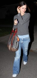 rachel-bilson-visiting-friend-north-hollywood-pic47483.jpg