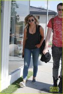 chloe-moretz-hair-salon-stop-before-bday-trip-09.jpg