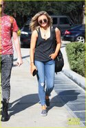 chloe-moretz-hair-salon-stop-before-bday-trip-23.jpg