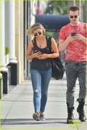 chloe-moretz-hair-salon-stop-before-bday-trip-25.jpg