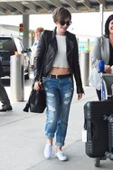 lily-collins-at-jfk-airport-in-new-york-front-1-front-fullsize.jpg