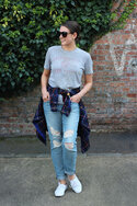 Boyfriend-Jeans-Outfit-White-Trainers-Monica-Beatrice-Welburn-The-Elgin-Avenue.jpg