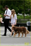 amanda-seyfried-hugh-jackman-catches-play-way-we-get-by-22.jpg