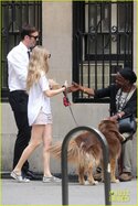 amanda-seyfried-hugh-jackman-catches-play-way-we-get-by-27.jpg