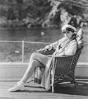 greta-garbo-on-her-yacht-1929.jpg