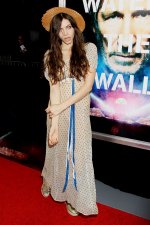 kemp-muhl-at-roger-waters-the-wall-premiere-in-new-york-09-28-2015_7.jpg