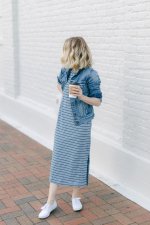 T-Shirt-Dress-Outfit-with-Sneakers-10.jpg
