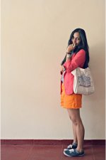 carrot-orange-thrifted-vintage-shorts-hot-pink-zara-blazer_400.jpg
