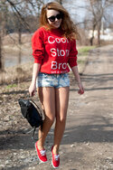 red-keds-shoes-black-supergalanteria-bag-light-blue-h-m-shorts_400.jpg