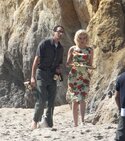 ana-de-armas-plays-the-role-of-marilyn-monroe-filming-on-the-beach-in-malibu-10-06-2019-5.jpg