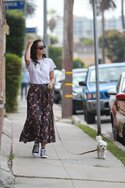 ana-de-armas-walking-her-dog-santa-monica-7.jpg