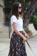 ana-de-armas-walking-her-dog-santa-monica-5.jpg