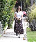 ana-de-armas-walking-her-dog-santa-monica-1.jpg