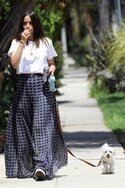 ana-de-armas-in-maxi-skirt-and-white-t-shirt-05-08-2020-0.jpg