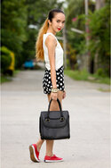 red-keds-shoes-black-maxenes-bag-black-black-five-shorts_400.jpg