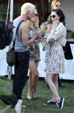 Celebs+Attending+Coachella+2009+Music+Festival+4q476bOpI36x.jpg