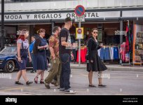 group-of-people-dressed-in-fifties-style-at-rockin-race-jamboree-2020-rockabillies-torremolino...jpg