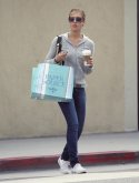 83202_Jessica_shopping_at_Paper_Source_in_Beverly_Hills_Oct._09_003_122_375lo.JPG