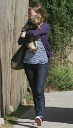 37774_Celebutopia-Natalie_Portman_leaving_a_friend80s_house_in_Hollywood-05_122_178lo.jpg