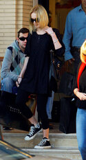 122406KateShoppinginLosAngeles27.jpg