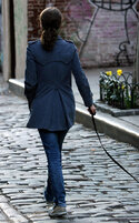 51452_Celebutopia_Natalie_Portman_walking_her_dog_in_New_York_City_06_122_1099lo.jpg