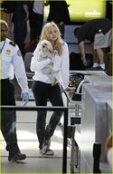 alyson-michalka_NET-la2008mar23-laxairport-0010.jpg