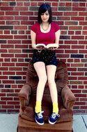 red-shirt-black-american-apparel-shorts-gold-keds-socks-black-shoes_4002.jpg